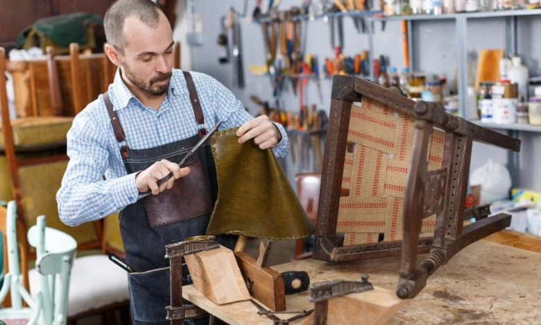 How to Reupholster a Kitchen Chair