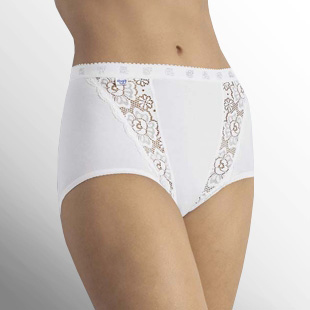 Get 10% Discount on Sloggi Chic Maxi (4 Pack) at Undermywear