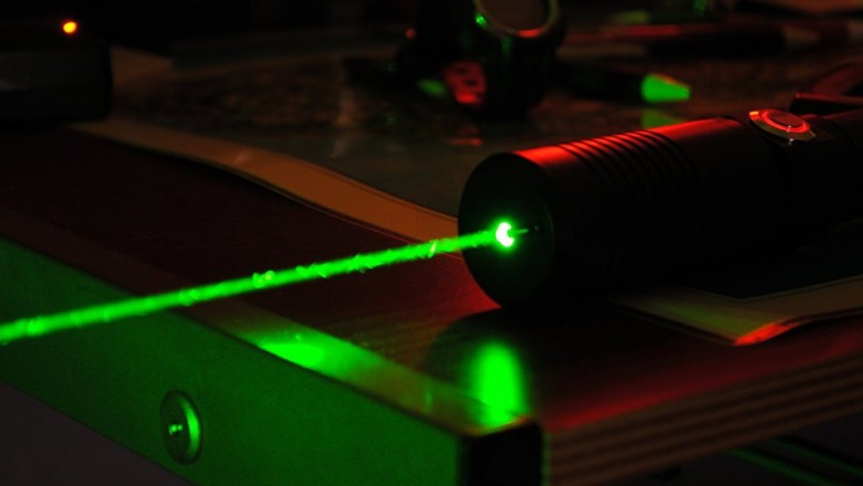Le istruzioni del laser