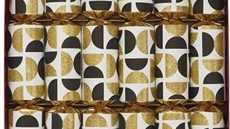 Know About English Christmas Crackers