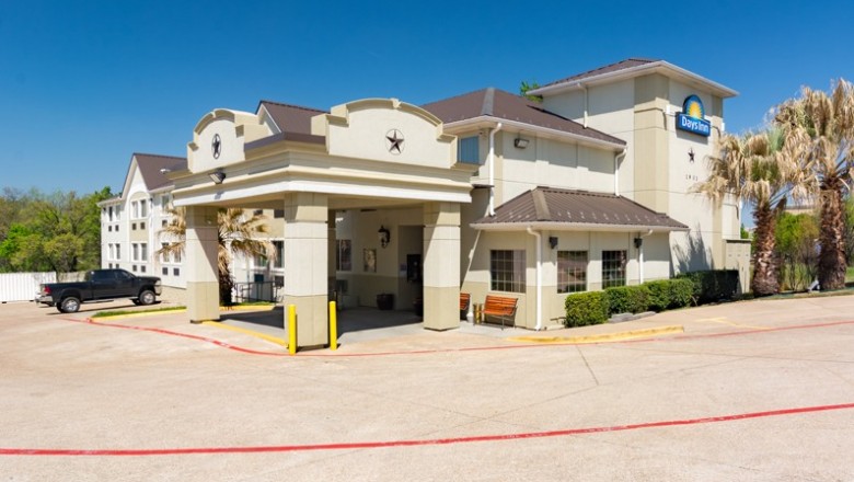 Look For Hotel Arlington Texas to Have Affordable Accommodation Facilities