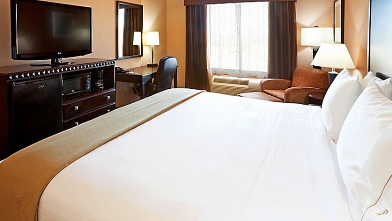 Luxury Holiday Inn Express Dallas, Texas Hotel & Suites for a Memorable Holiday Trip