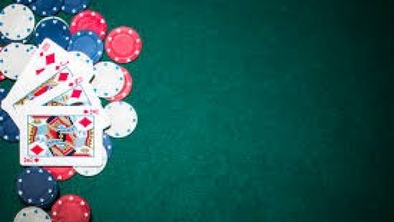 keuntungan bermain poker online pkvgames