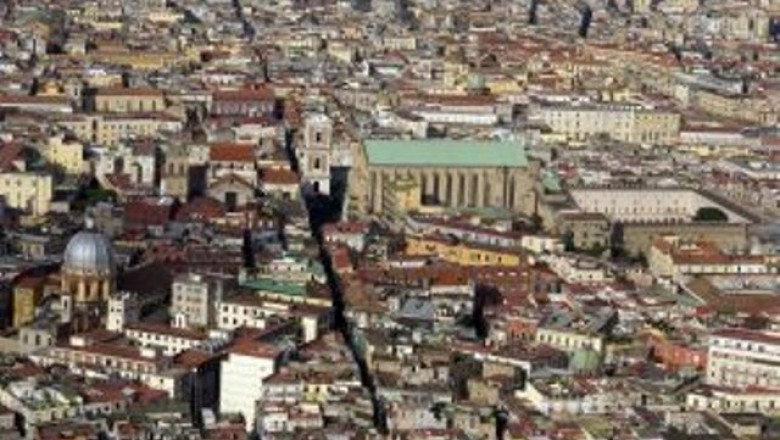 The Explosive Attraction of Naples