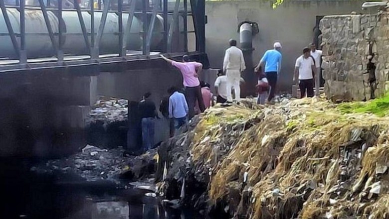 Delhi police finds 11 dead bodies from drains in slums.