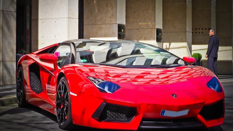 Rent a Weekly Car in Dubai