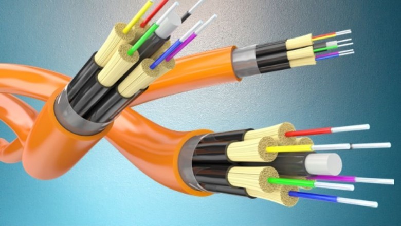 Which Type of Fiber Optic Cables is Better for Networking?