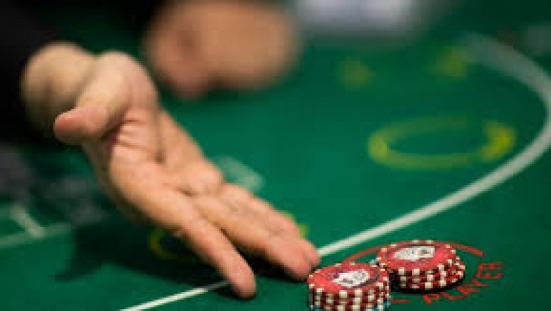 perbedaan dari sebuah situs pokerv dan idn play