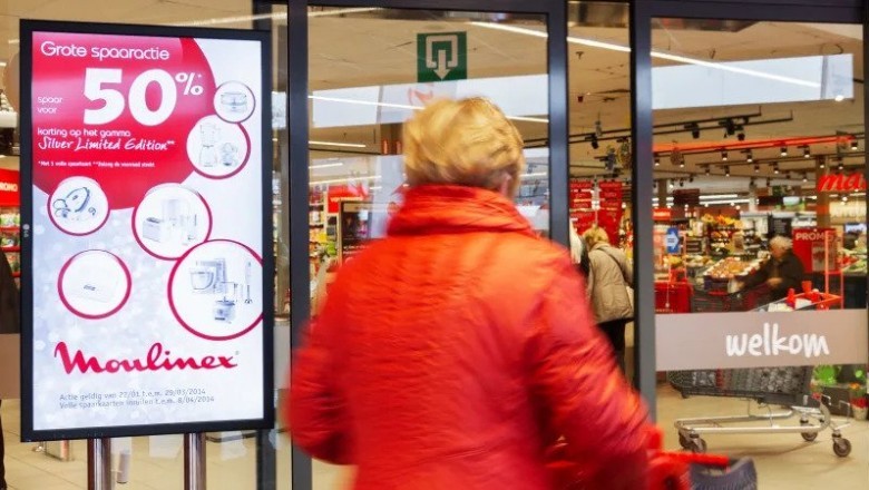 In-Store Digital Signage Communication