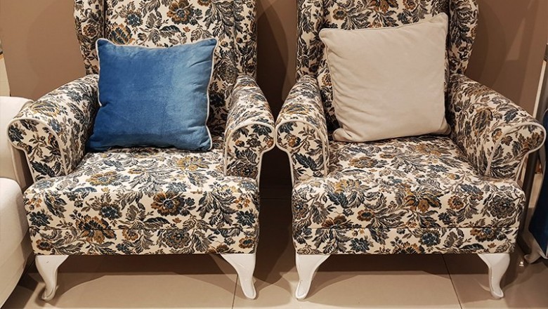 Dining chair upholstered