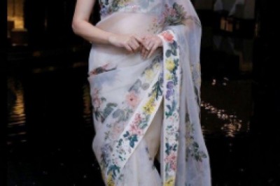 Buy Pragya Jaisawal Off White Floral Organza Saree -Un-Stitched Online from EthnicPlus