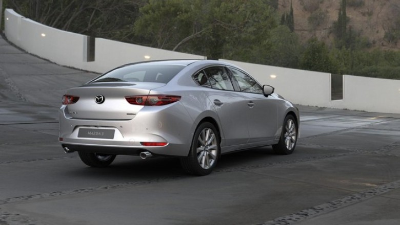 Mazda CX-30 vs. Mazda 3 - Should you swap a higher seating position for better handling?