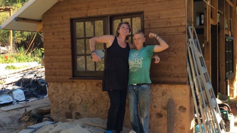 First Tiny House With Natural Building Methods Opens At Agro-Turismo Quinta Da Fonte