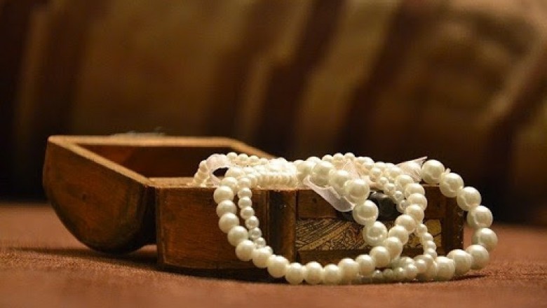 Care of Pearls: Learn the Cleaning Basics of Pearls