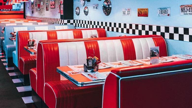 How to Attract Customers to My Restaurant: Offline, Social Media, and Digital Strategies