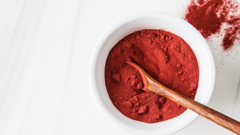 Beetroot powder is a nutritious ingredient that helps lower blood pressure and enhance cardiovascular health when included in the diet