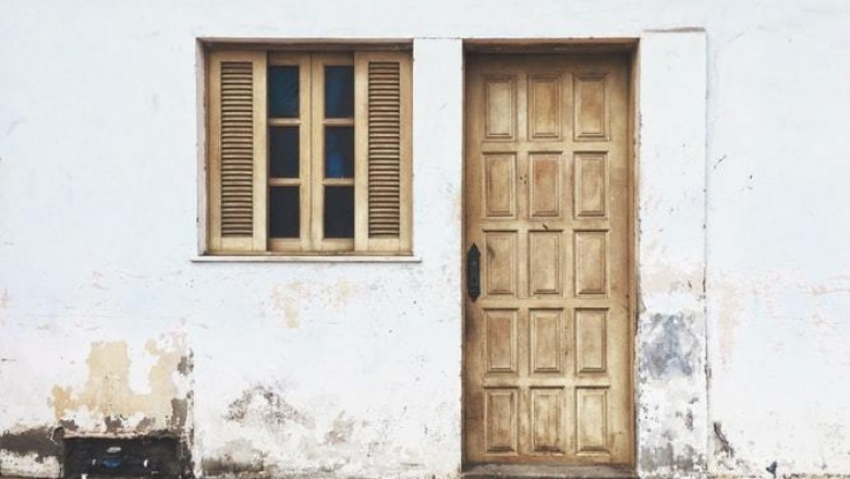 How to Repair Wooden Doors On Your Own? Here Are Some Expert Hacks