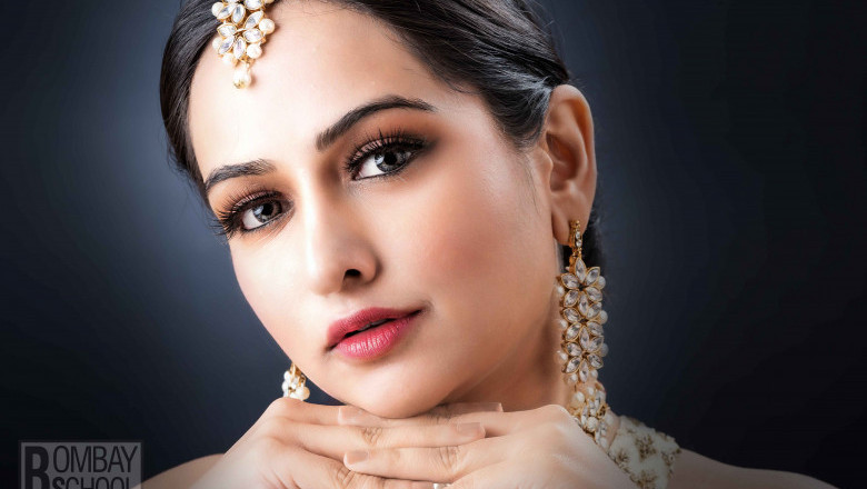 Leading Academy In Mumbai Learn Personal Makeup Course