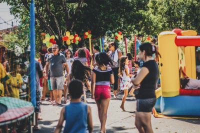 8 Reasons to Hire Jumping Castles for Your Events This Summer
