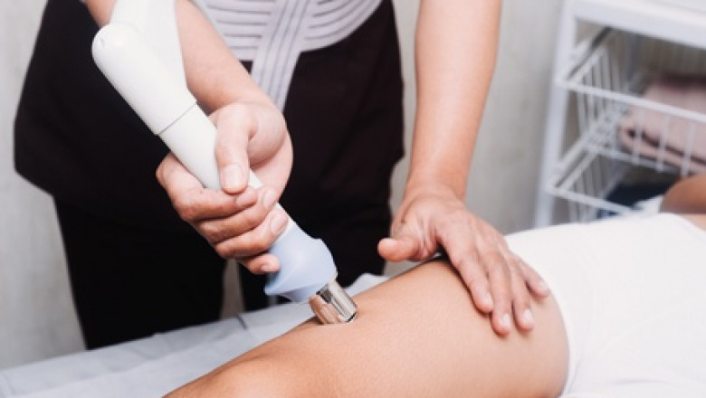 Benefits of Laser Therapy for Under Eye Bag and Stretch Mark Removal