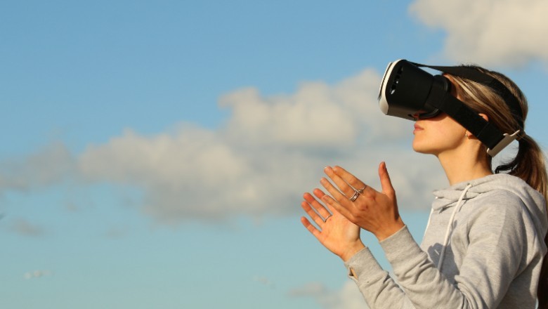 play word games for money