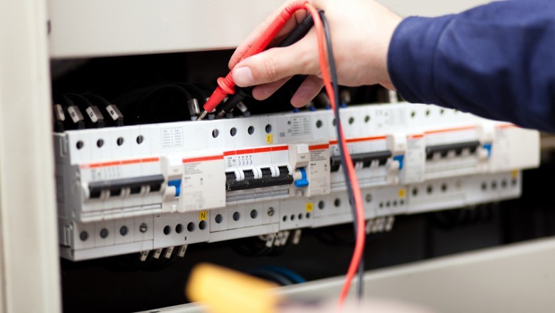 Why You must Employ an Knowledgeable Electrician