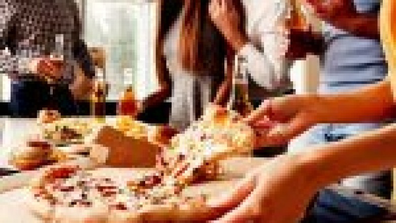 7 Reasons to Have Wood-Fired Pizza Catering for Your Parties