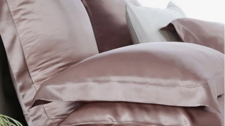5 Reasons Why A Silk Pillowcase Is Good For You!