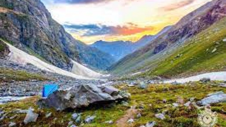Get hampta pass trek online at best price