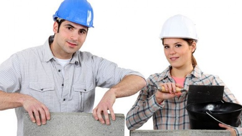 What professionals do you need to build a house?