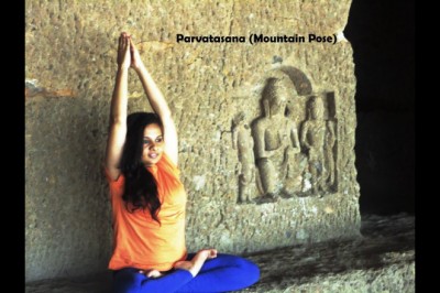 How to do Parvatasana (Mountain Posture) | Superyogis