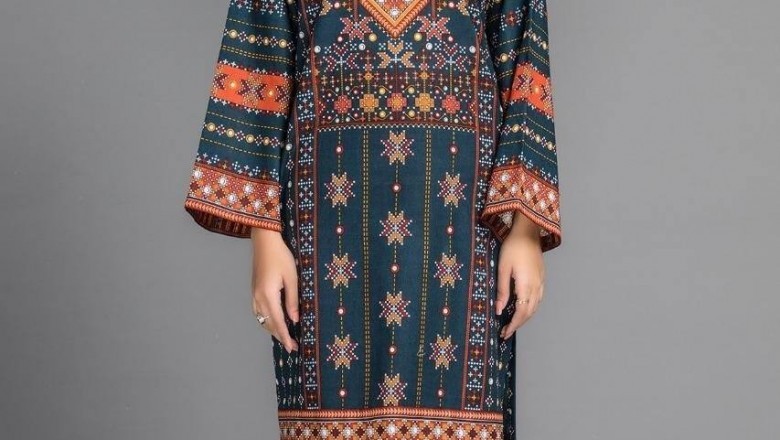 3 Piece Embroidered Lawn Dupatta Suits