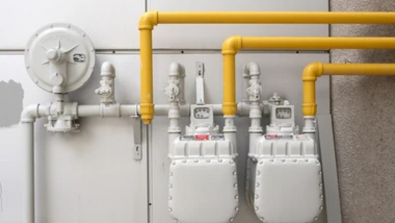 How are you able to detect the leakage from a gas cylinder?