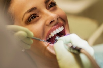 10 HIDDEN BENEFITS OF TEETH WHITENING