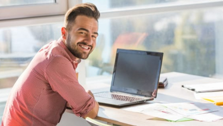 Tips on Writing an Effective Scholarship or College Essay | Guide 2021