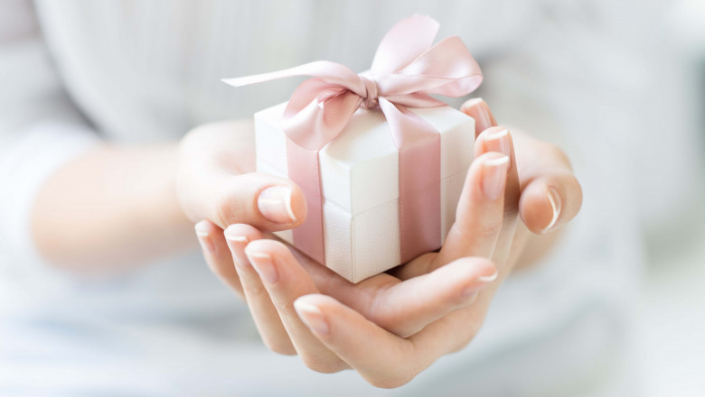 How to select the right jewelry gift box?