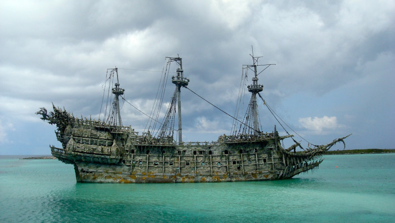 Travel and Work: The Most Efficient Way