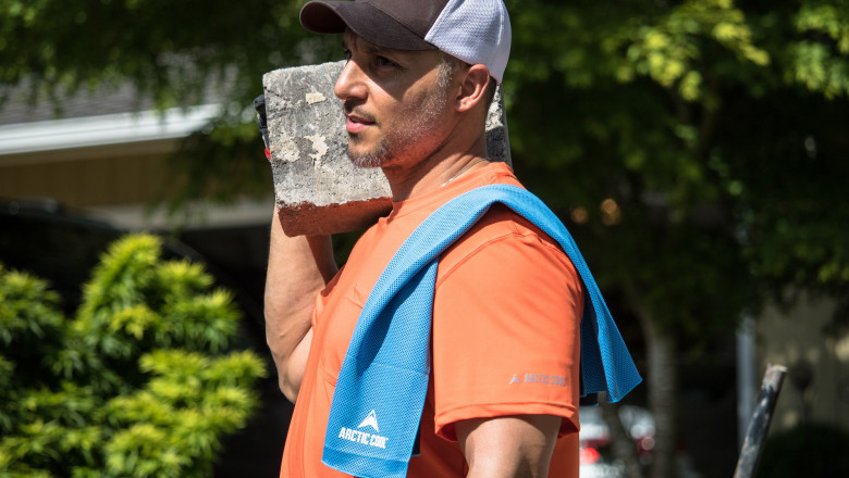 Working Outside? Stay Cool with These 5 Tips