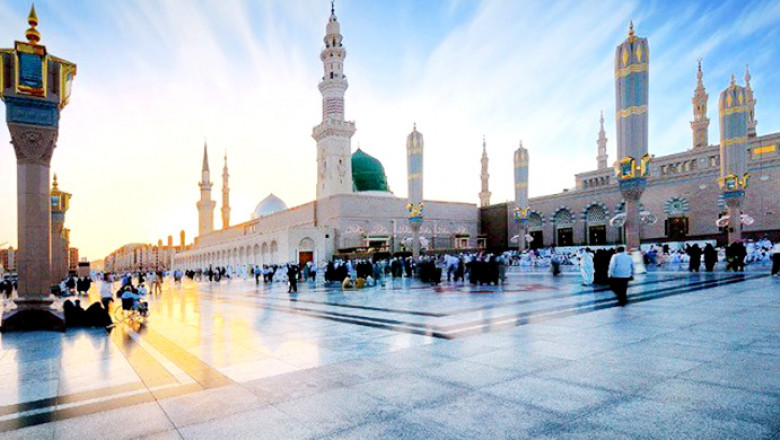 Meet your Loving Maker Alongside your Loving Family with our Compeltly Catering Family Umrah Packages