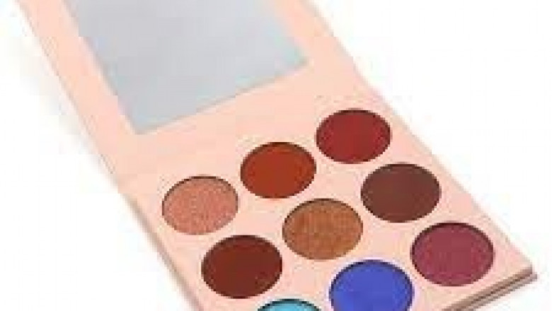 What to Look For When Buying A Functional Eyeshadow Palette
