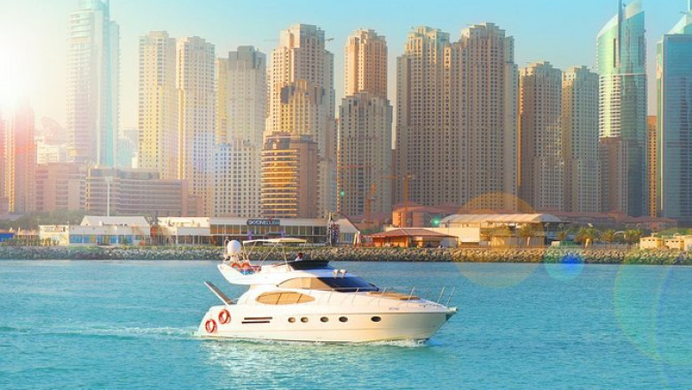 Enjoy Tourism with Luxury yacht charter in Dubai