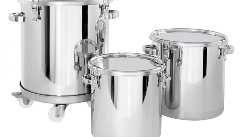 Stainless insulated containers are containers that keep food and beverages at their original temperature