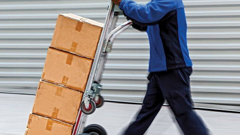 6 Pieces of Material Handling Equipment Your Delivery Company Needs to Prepare for the Holiday Rush