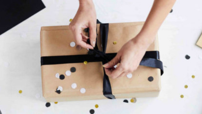 What to Present Your Wife: Tip Gifts Tips