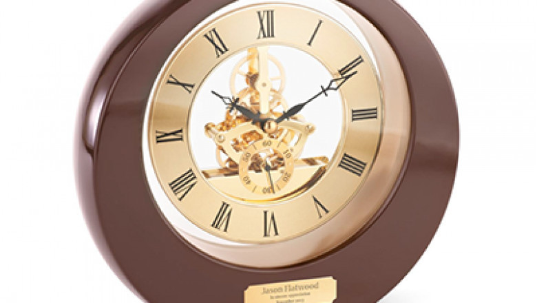 Gift Ideas to Recognize an Employee for Going Above and Beyond