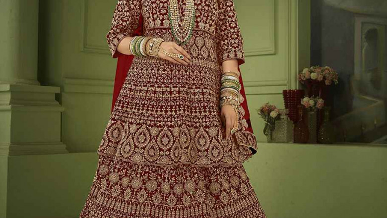 WHY DO INDIAN BRIDES WEAR RED LEHENGA?