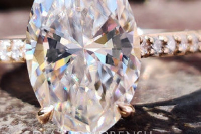 Oval Engagement Rings