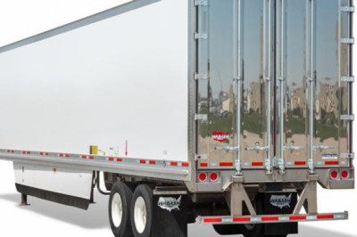 Temperature-controlled transport of pharmaceuticals, food, and beverages is done using a refrigerated transport method