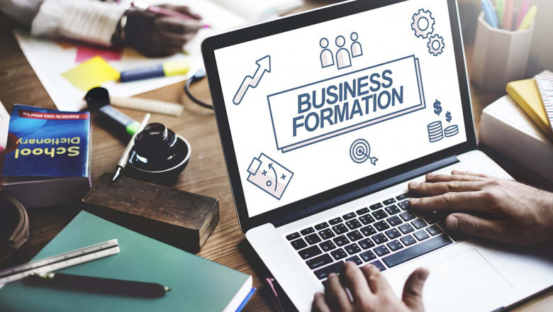 HOW TO START A SMALL BUSINESS IN UAE?