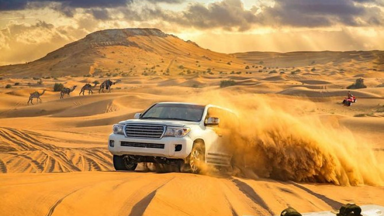 Take a flight to UAE and enjoy the splendor of the Emirates.